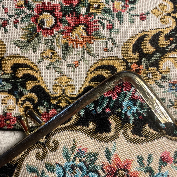 3 Tapestry vintage purse set. Evening bag, makeup bag and coin purse - Picture 5 of 6